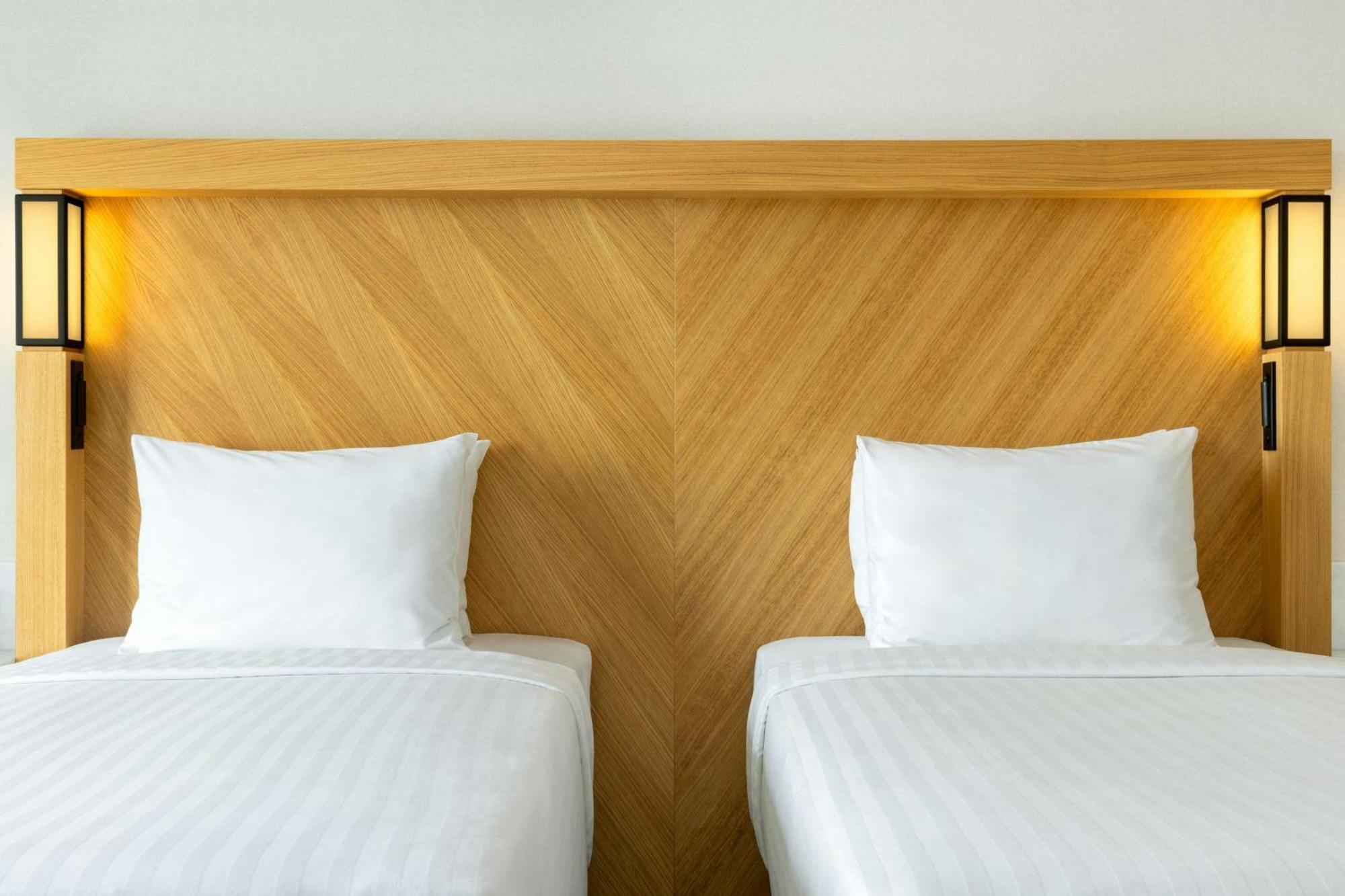 Courtyard By Marriott Tbilisi Hotell Eksteriør bilde